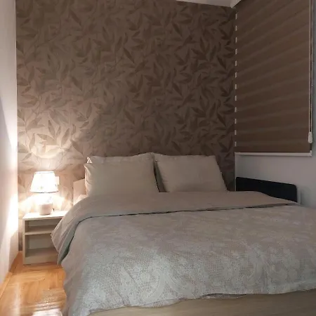 Loly Apartament *